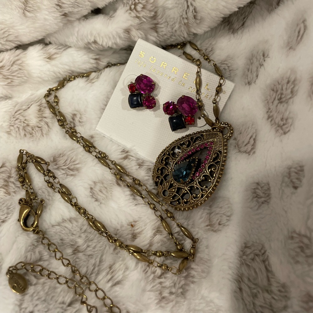 Blue Currant Sorrelli Necklace and Earrings
